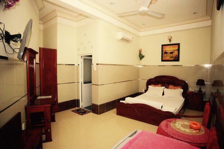 Tan Dat Hoa Hotel & Massage Ho Si Minh-város Kültér fotó